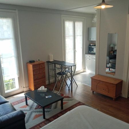 Appartement Perret 105 Rue Victor Hugo, Lumineux, Plein Centre, Parking Prive Arrivee Autonome Tout A Pied Хавър Екстериор снимка
