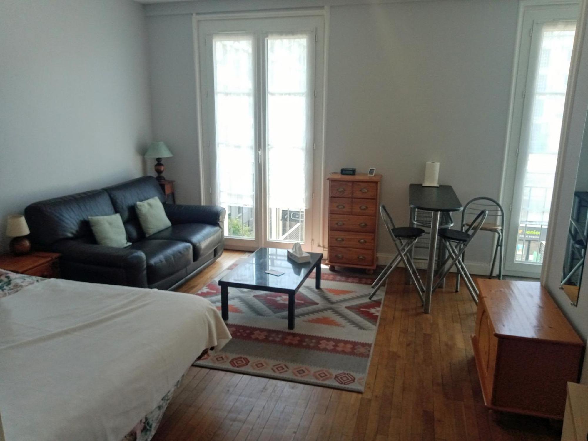 Appartement Perret 105 Rue Victor Hugo, Lumineux, Plein Centre, Parking Prive Arrivee Autonome Tout A Pied Хавър Екстериор снимка